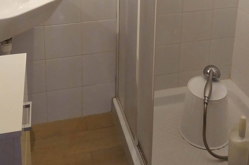 Photo of Bathroom in Avola