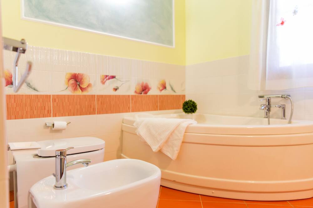 Photo of Bathroom in Castelvetrano