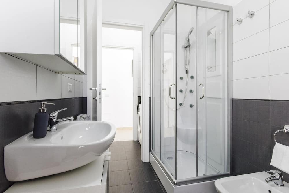 Photo of Bathroom in Tiche