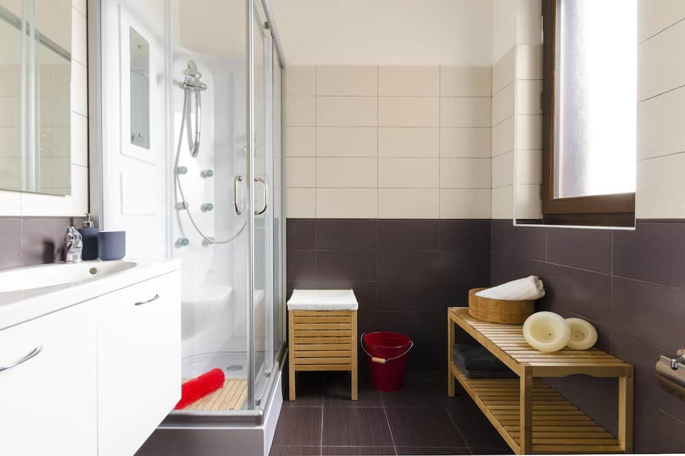 Photo of Bathroom in Tiche