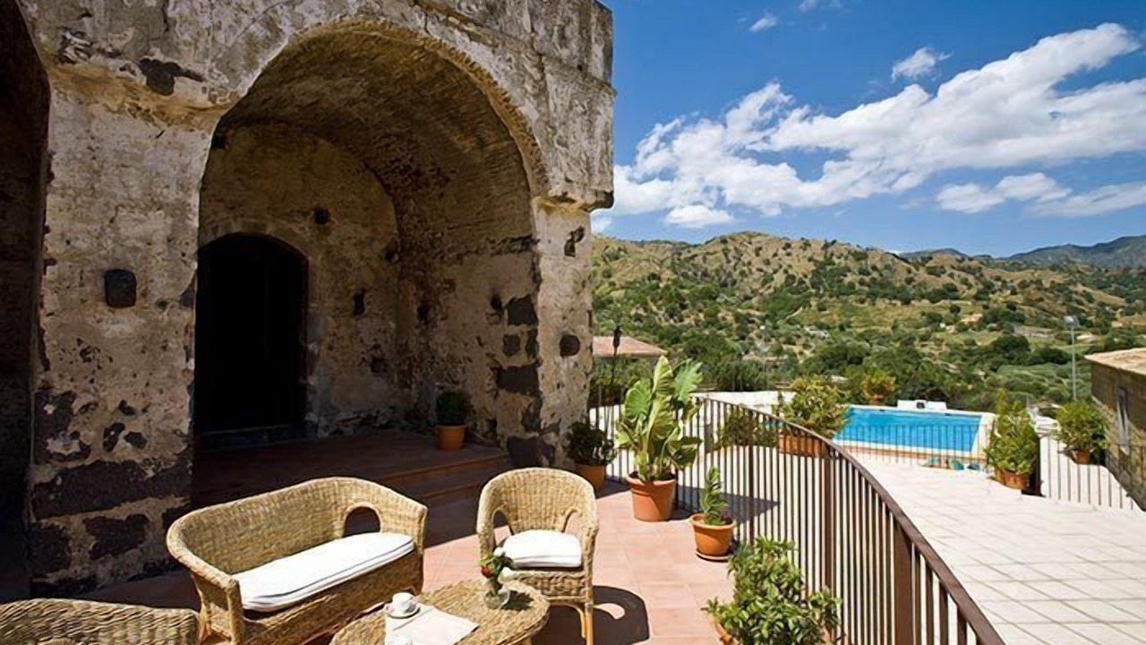 Photo of Patio Balcony in Mitogio