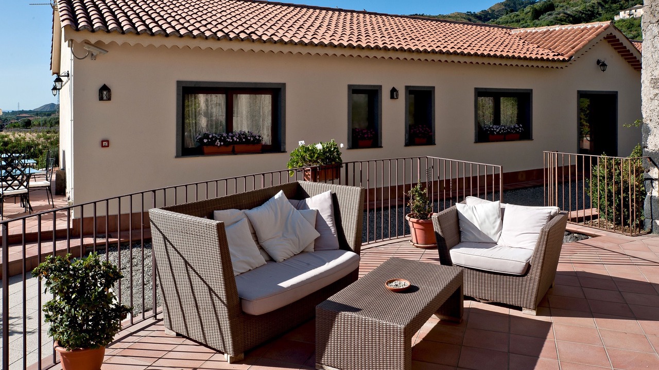 Photo of Patio Balcony in Mitogio