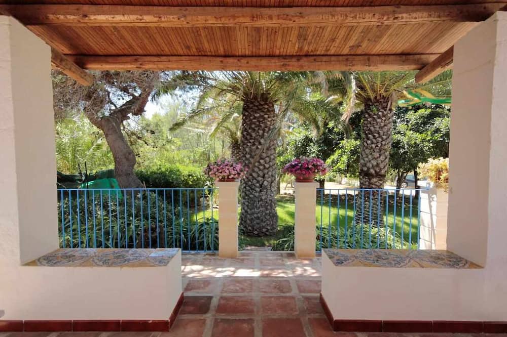 Photo of Patio Balcony in Caucana-finaiti-casuzze-finaiti Nord