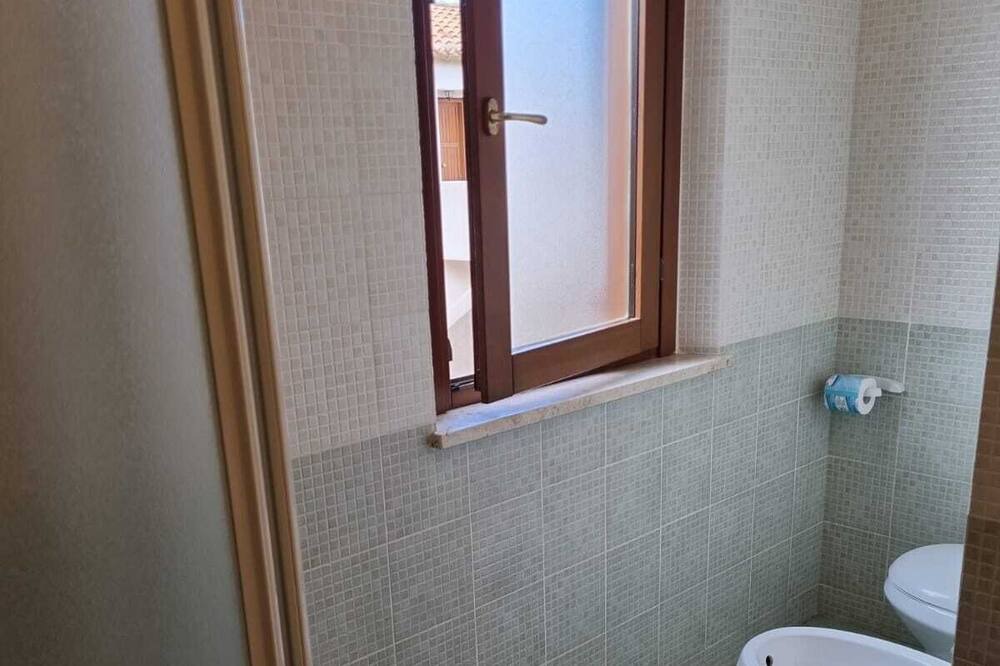 Photo of Bathroom in Castelluzzo