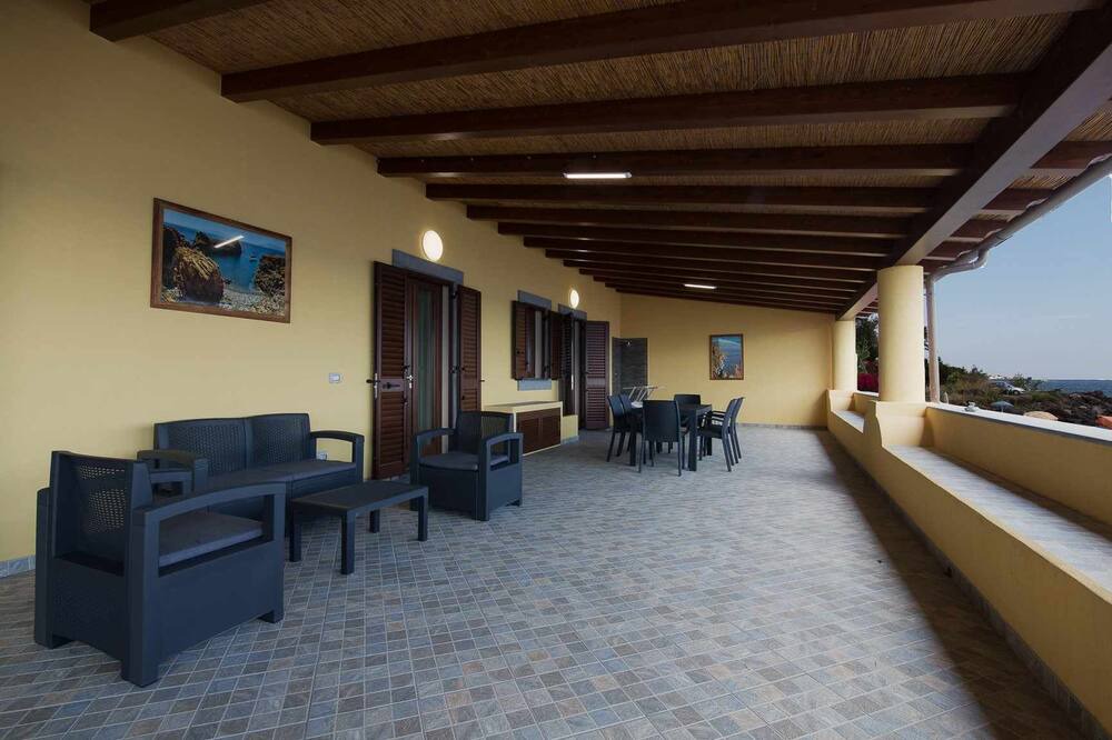 Photo of Livingroom in Lingua