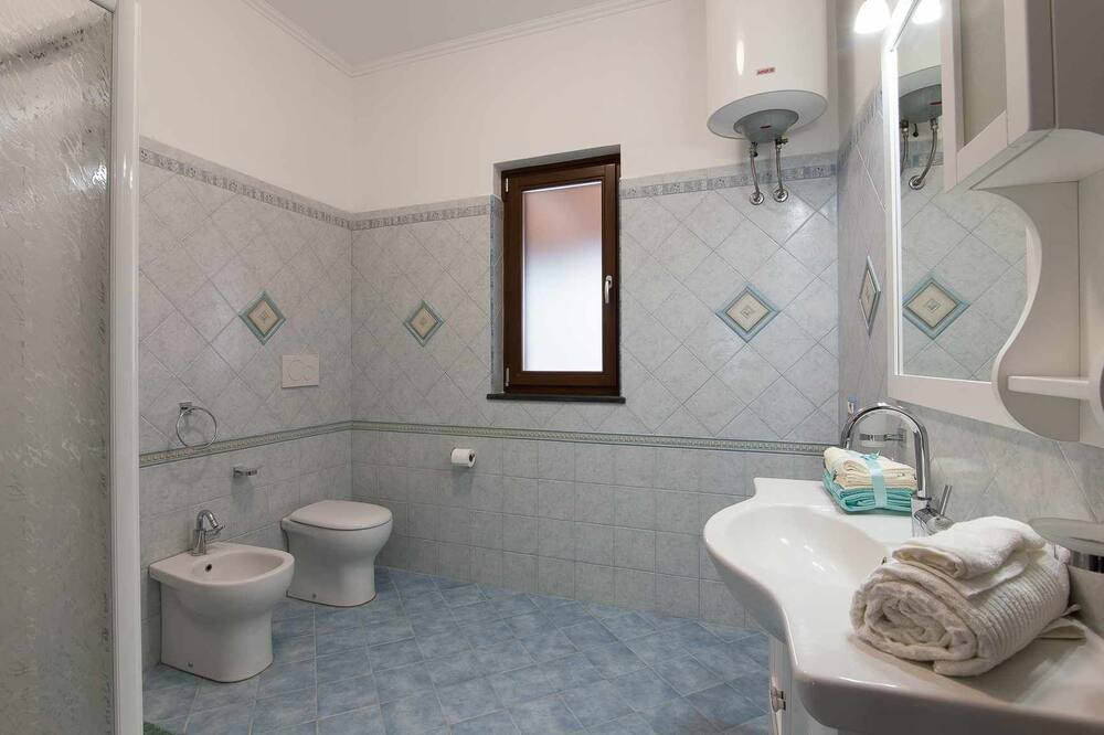 Photo of Bathroom in Lingua