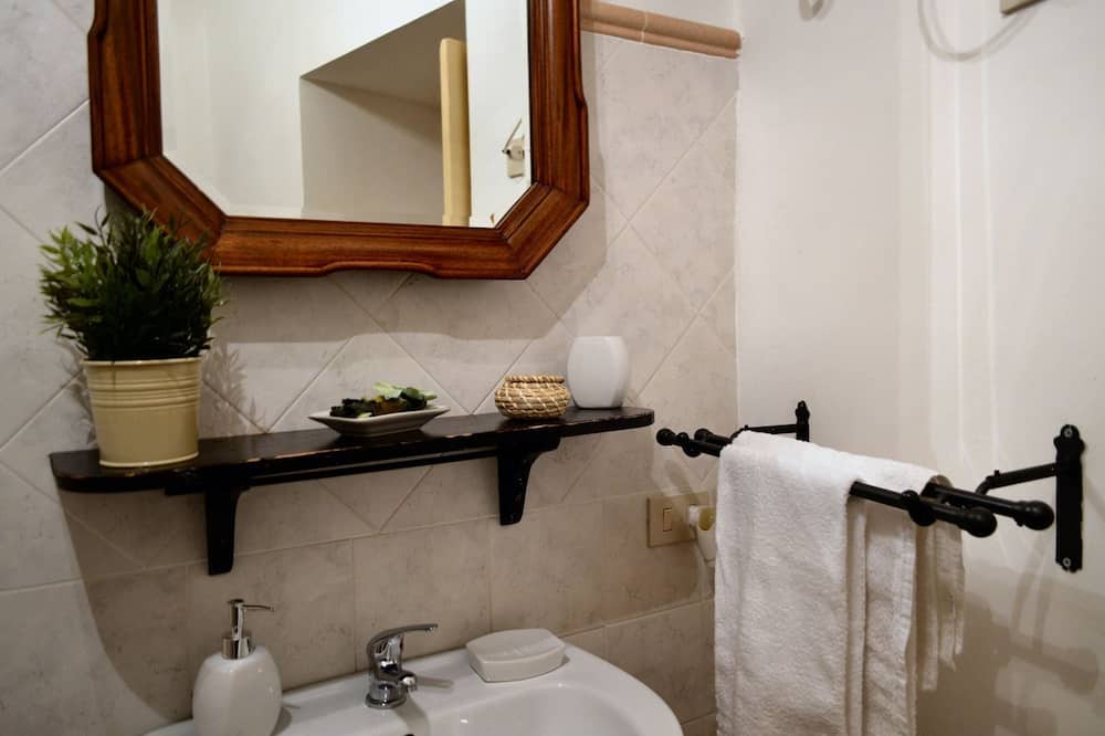 Photo of Bathroom in Kalsa