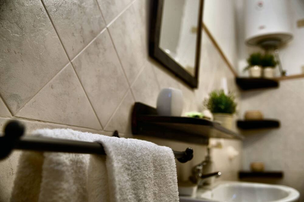 Photo of Bathroom in Kalsa