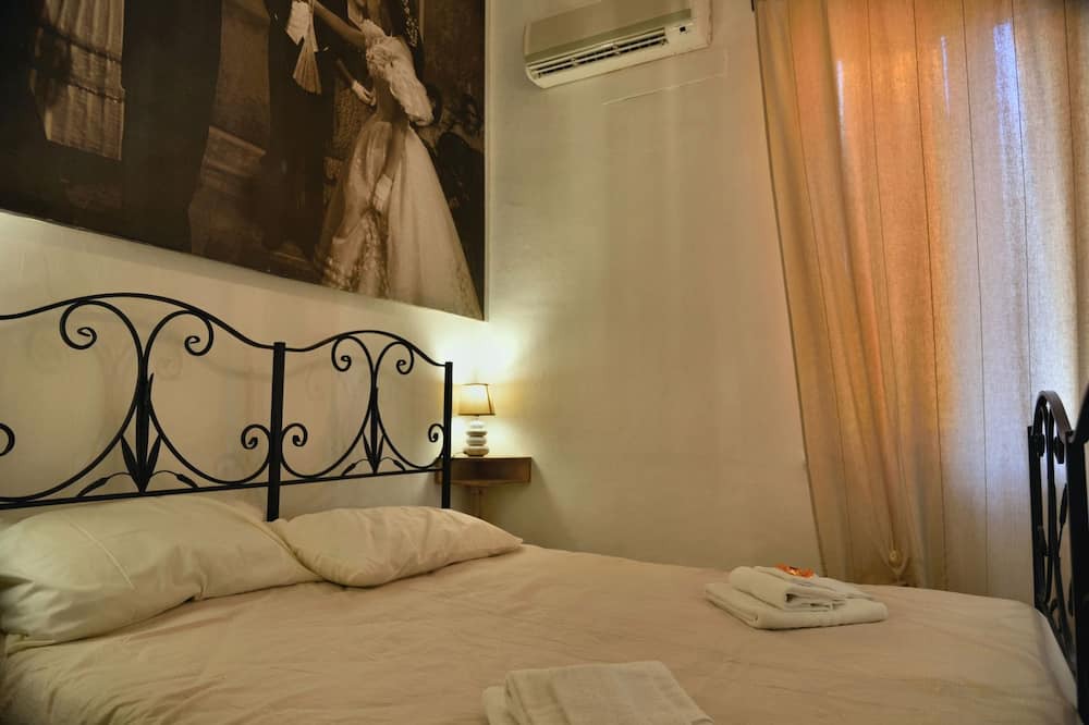 Photo of Bedroom in Kalsa