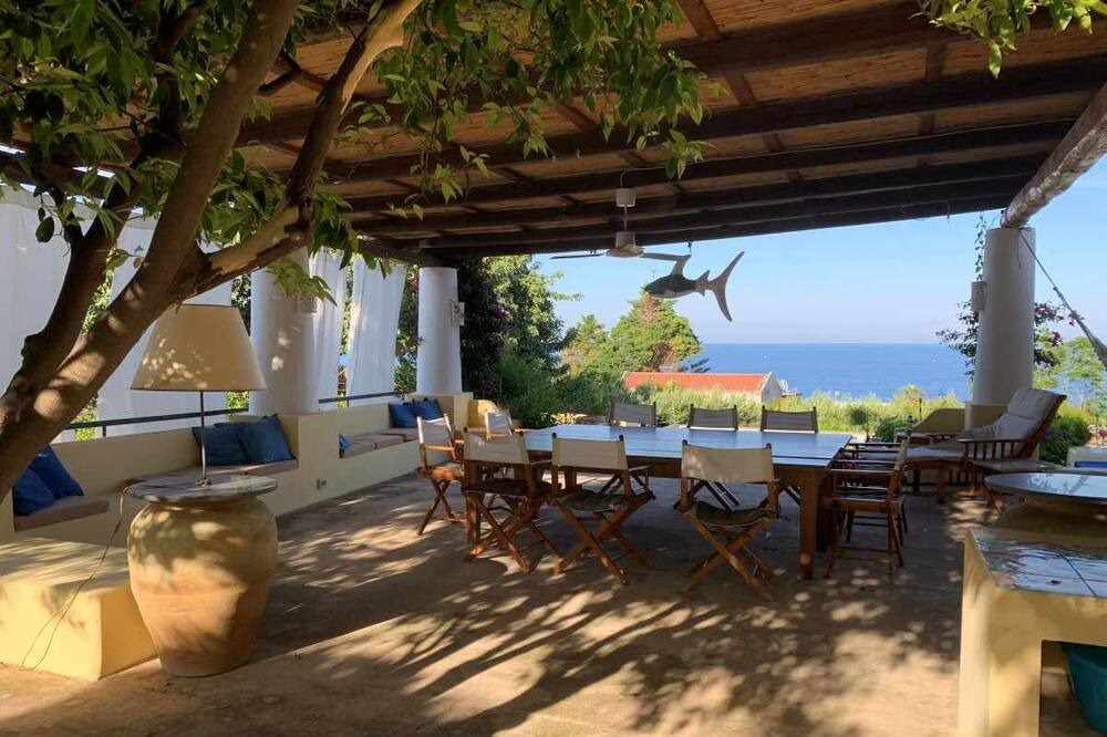 Photo of Patio Balcony in Santa Marina Salina