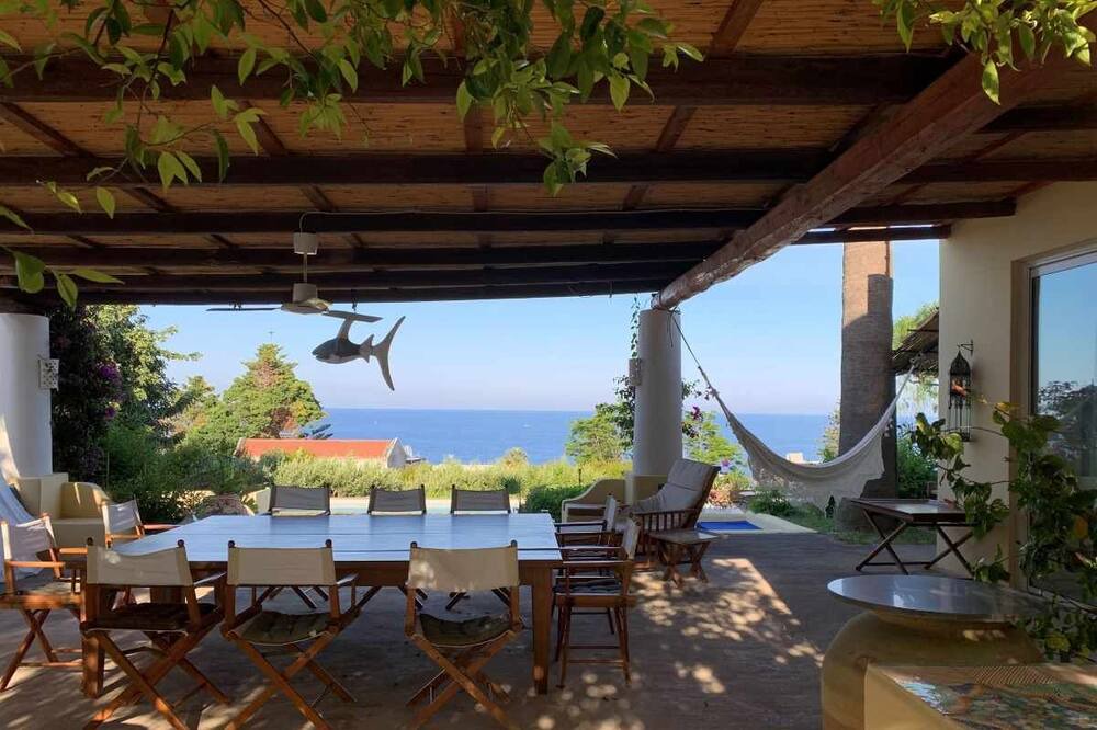 Photo of Patio Balcony in Santa Marina Salina