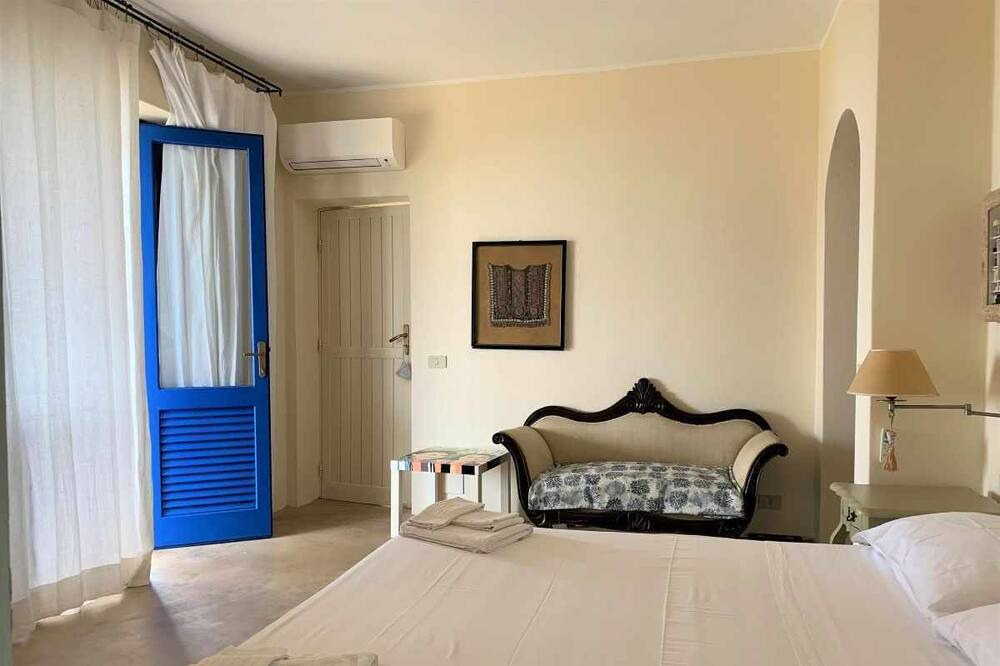 Photo of Bedroom in Santa Marina Salina