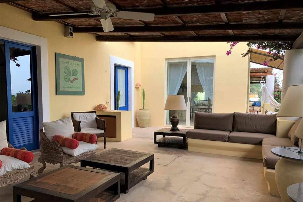 Photo of Livingroom in Santa Marina Salina