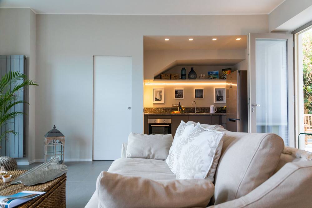 Photo of Livingroom in Addaura