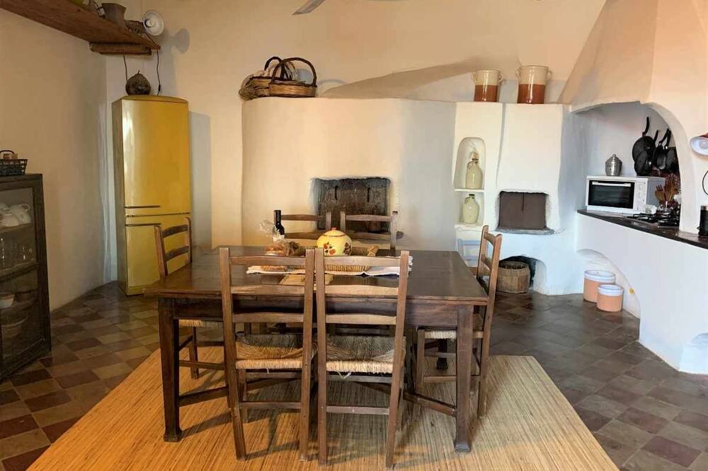 Photo of Kitchen in Malfa