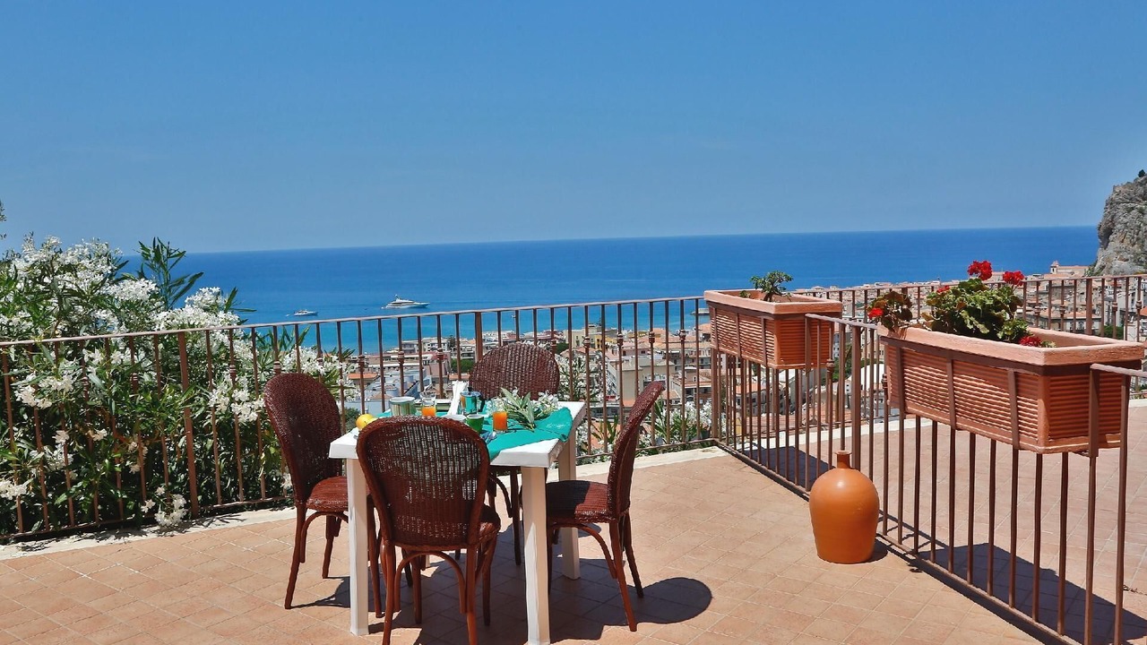 Photo of Others in Cefalu