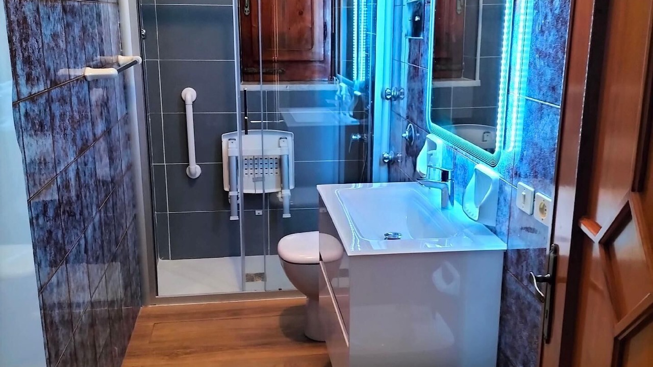 Photo of Bathroom in Pollina