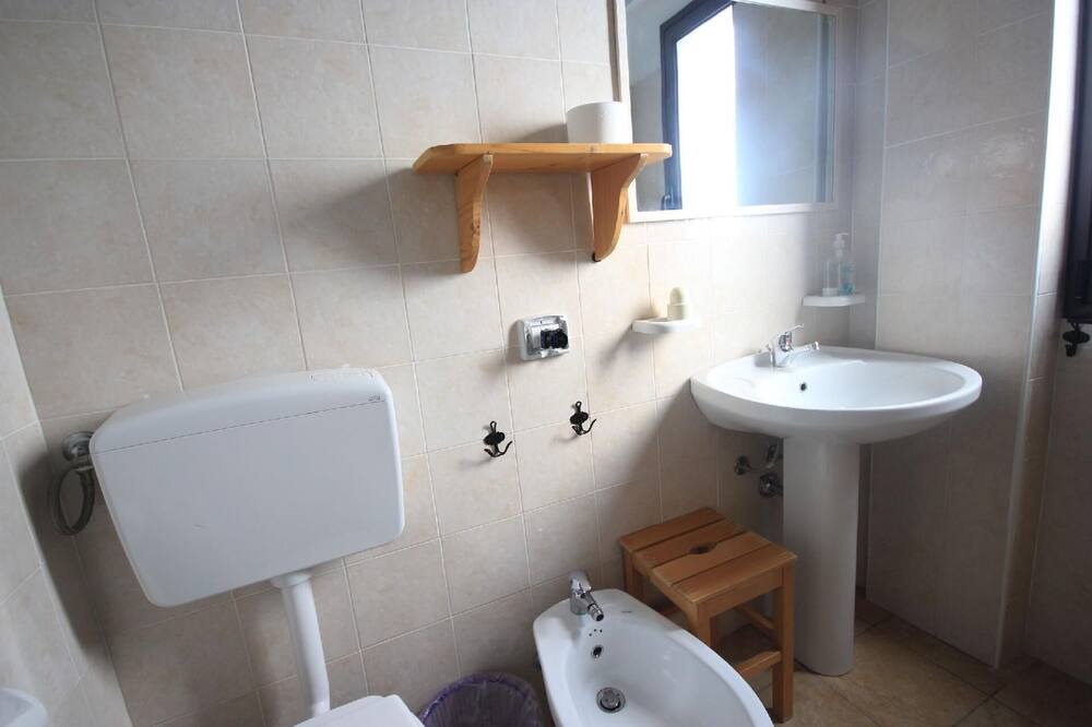 Photo of Bathroom in Noto