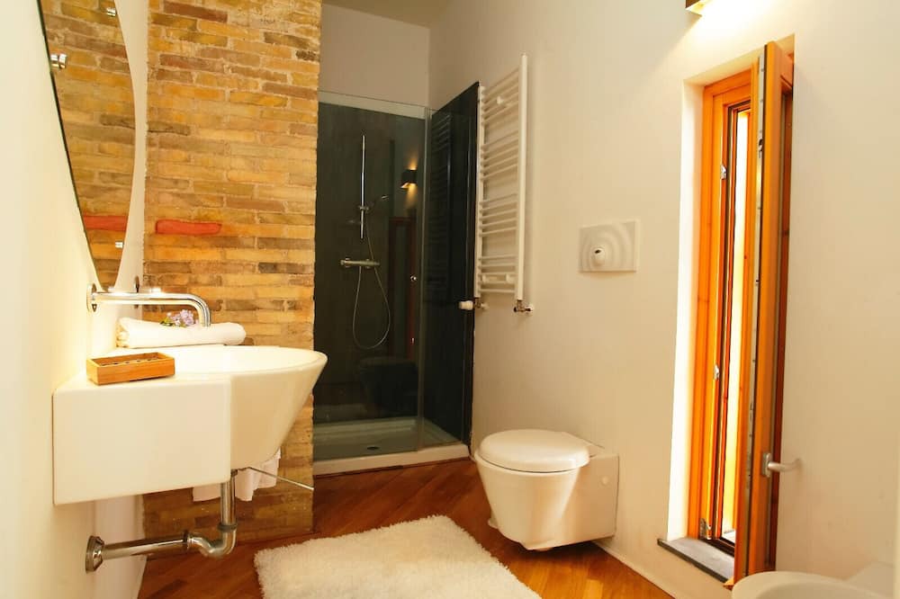 Photo of Bathroom in Torre Colonna-sperone