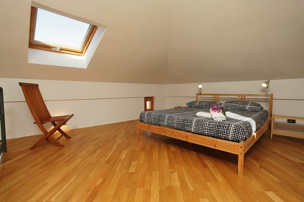 Photo of Bedroom in Torre Colonna-sperone