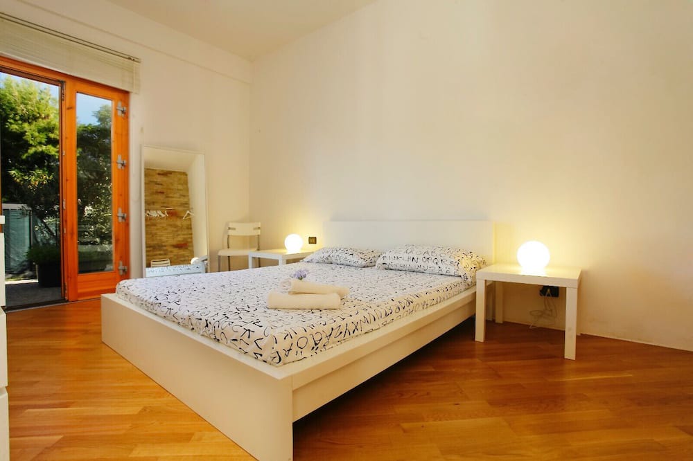 Photo of Bedroom in Torre Colonna-sperone