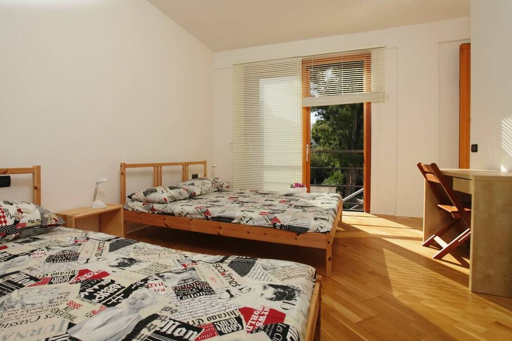 Photo of Bedroom in Torre Colonna-sperone
