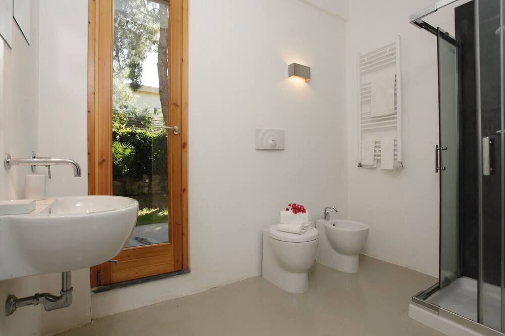 Photo of Bathroom in Torre Colonna-sperone