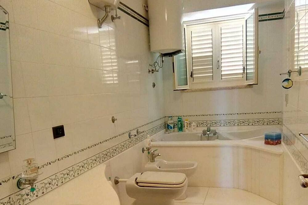 Photo of Bathroom in Caronia