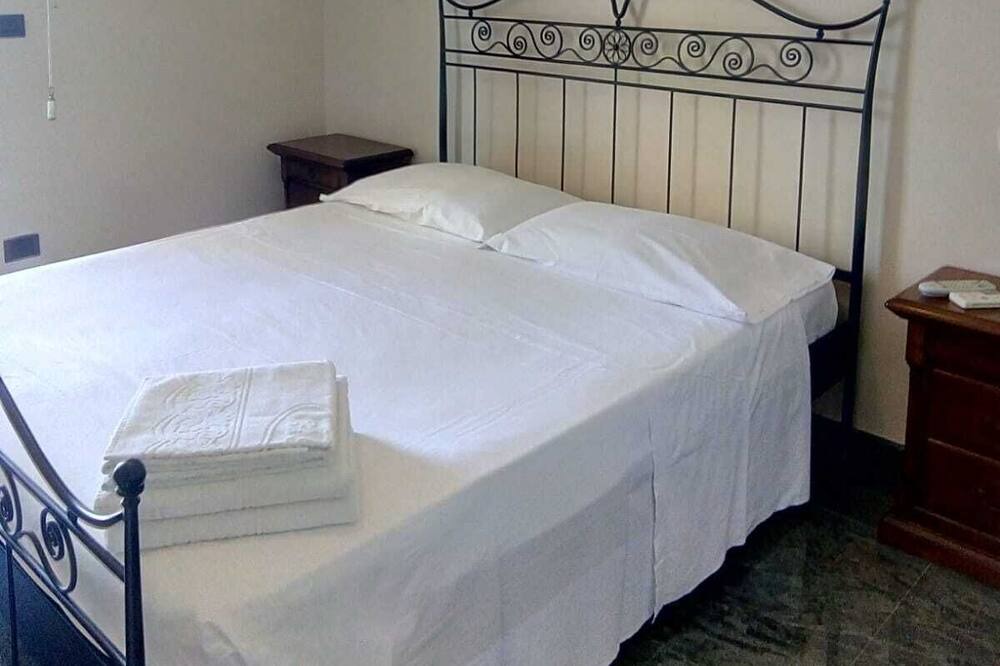 Photo of Bedroom in Caronia