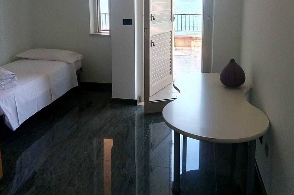 Photo of Bedroom in Caronia