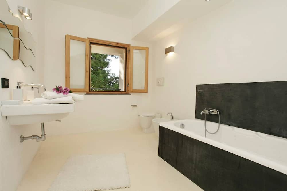 Photo of Bathroom in Torre Colonna-sperone