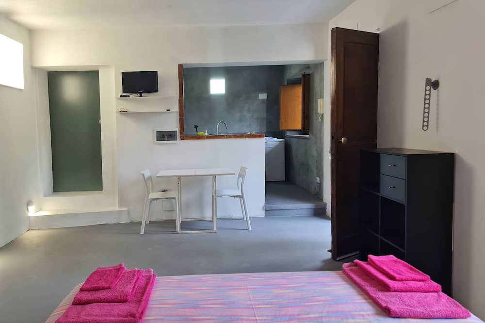Photo of Bedroom in Torre Colonna-sperone