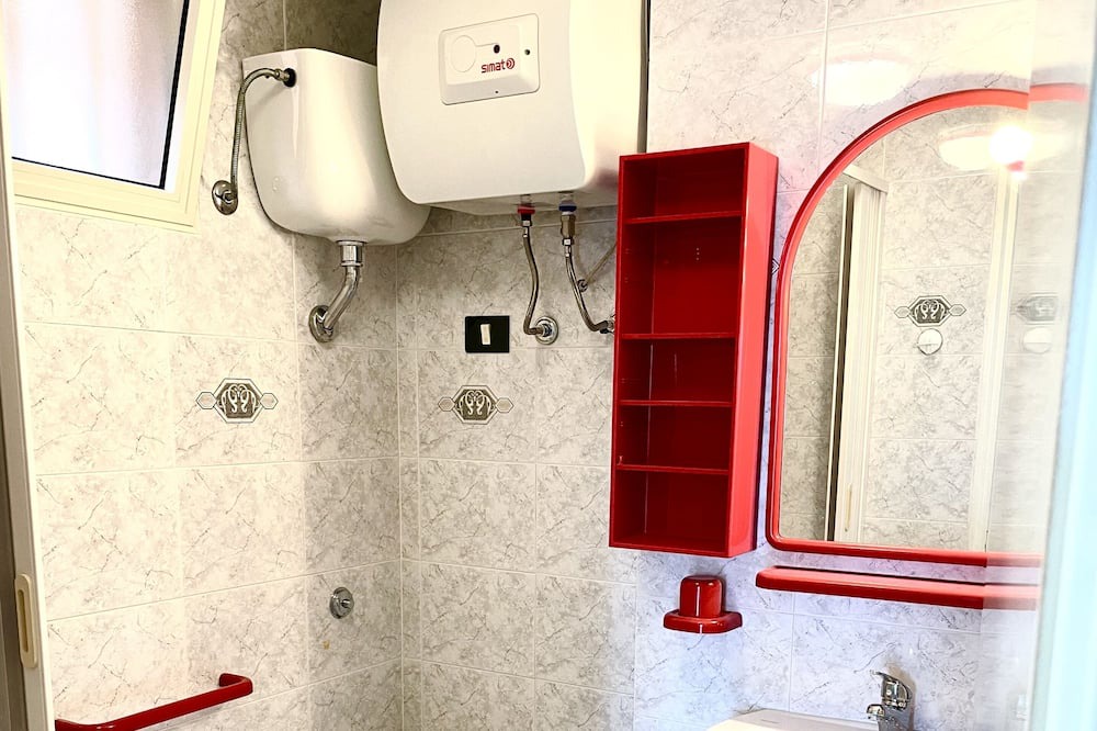 Photo of Bathroom in Pollina