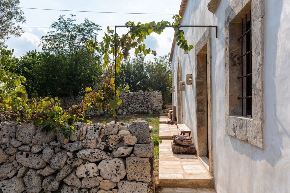 Photo of Others in Noto