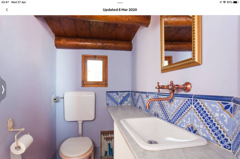 Photo of Bathroom in Collesano
