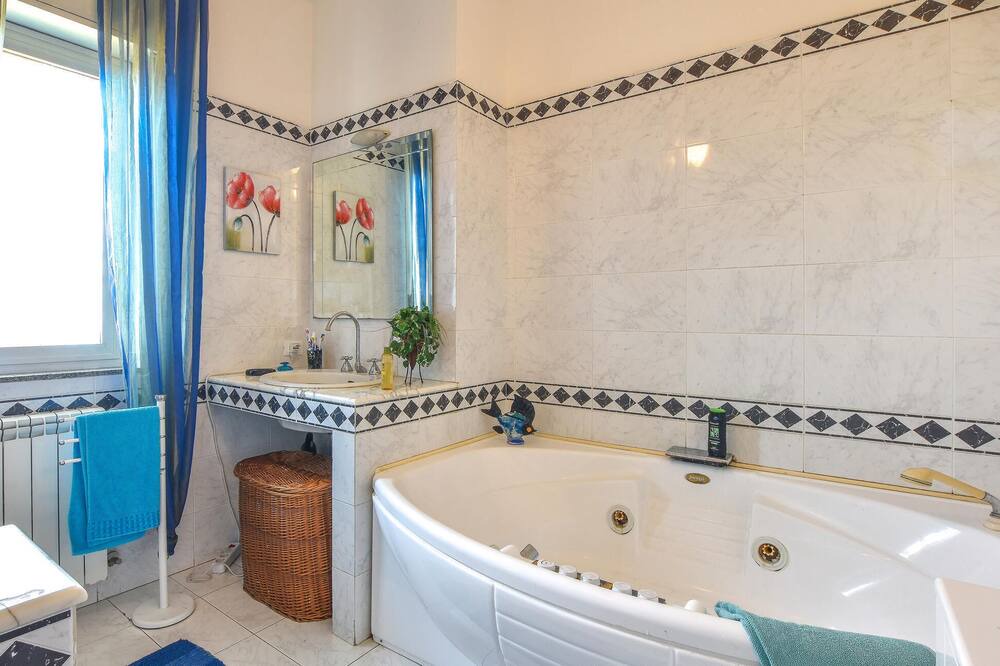 Photo of Bathroom in Mascalucia