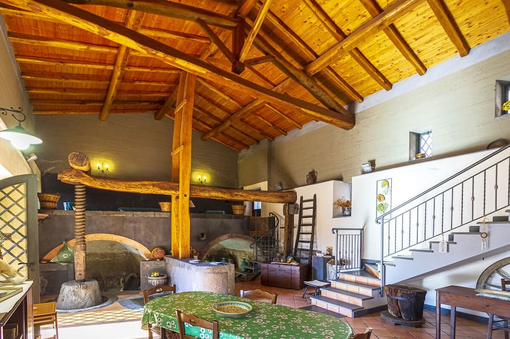 Photo of Livingroom in Zafferana Etnea