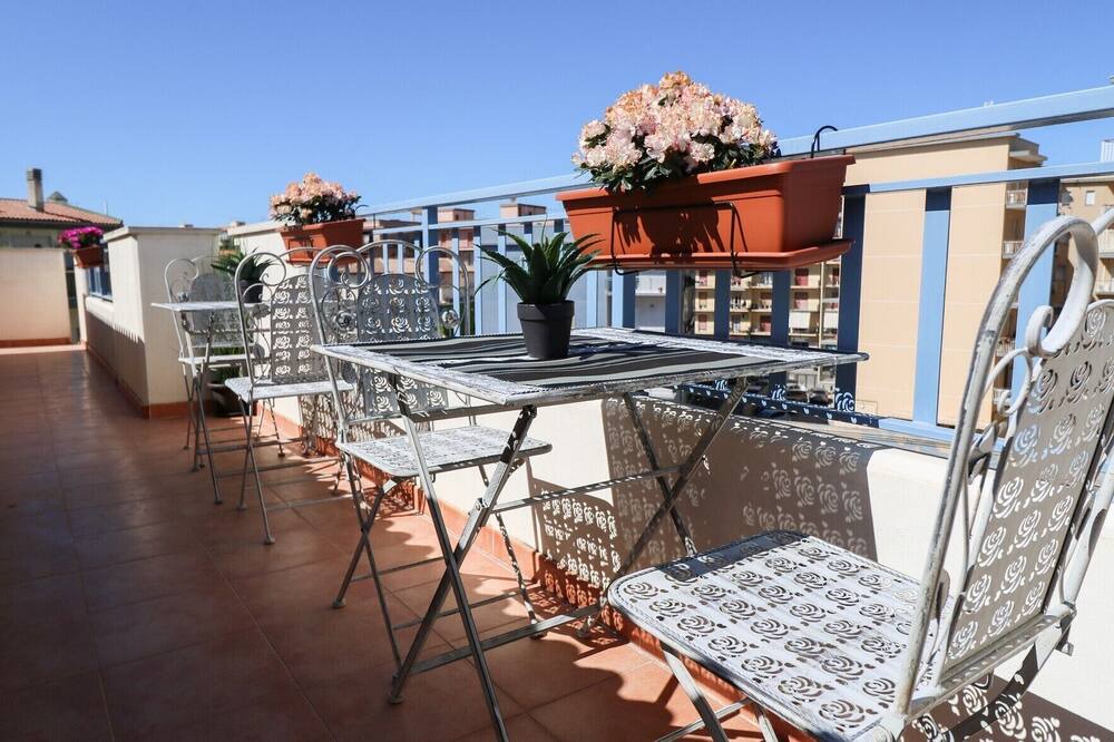 Photo of Patio Balcony in Acradina