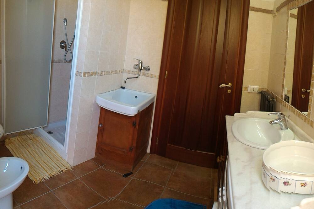 Photo of Bathroom in San Corrado di Fuori