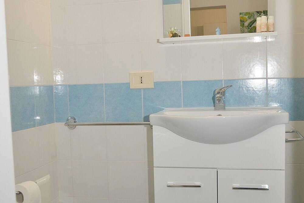 Photo of Bathroom in Aspra