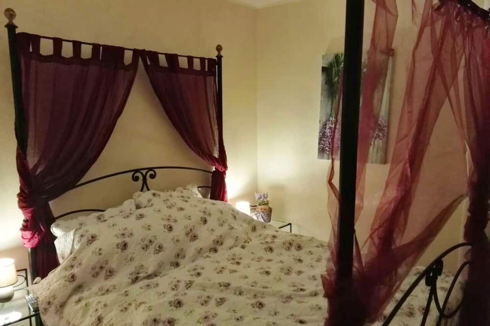 Photo of Bedroom in Acquaviva Platani
