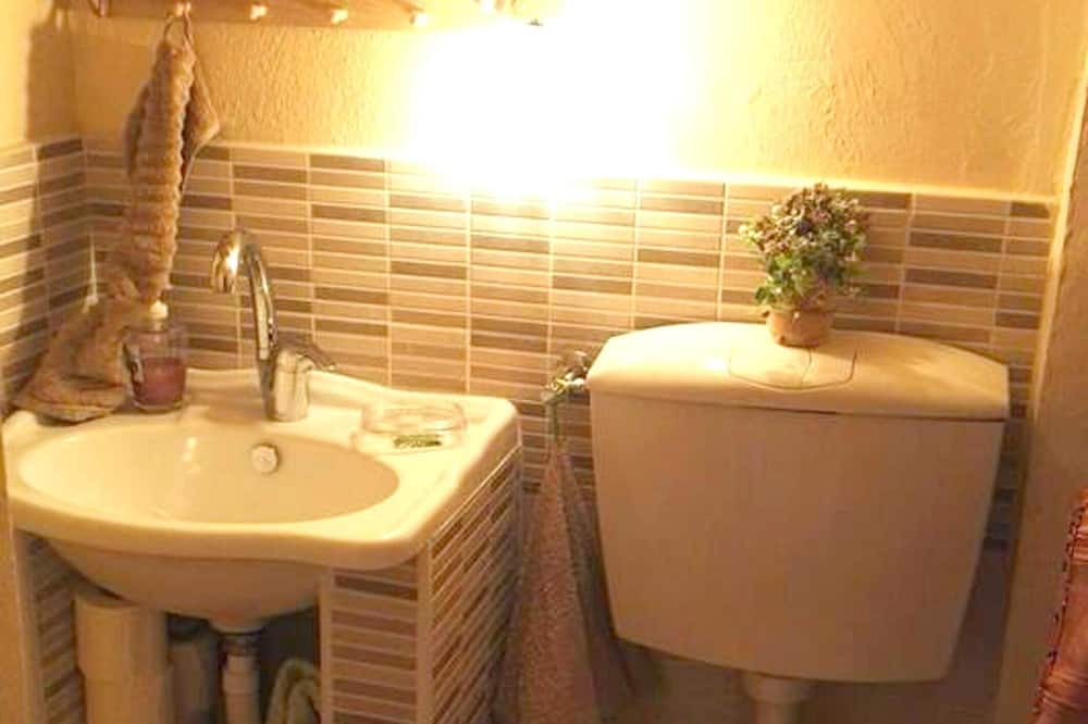 Photo of Bathroom in Acquaviva Platani