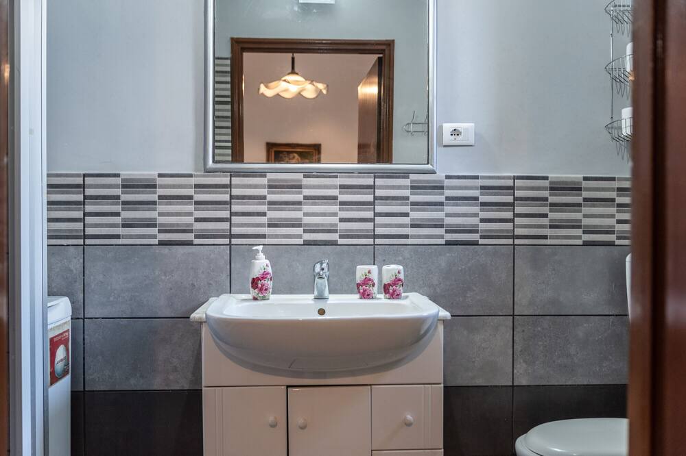 Photo of Bathroom in Favara