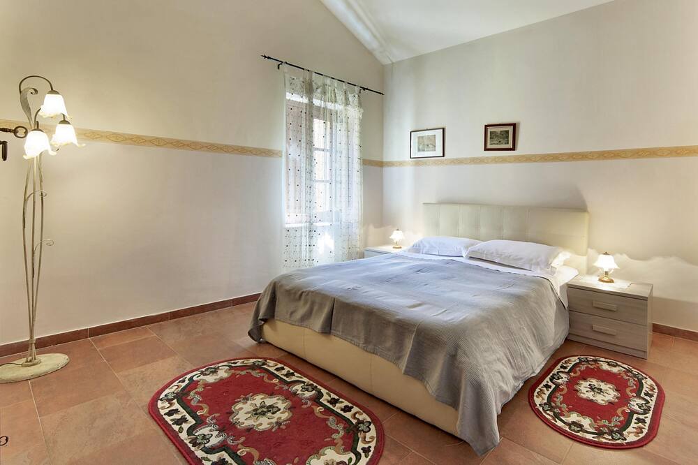 Photo of Bedroom in Mitogio