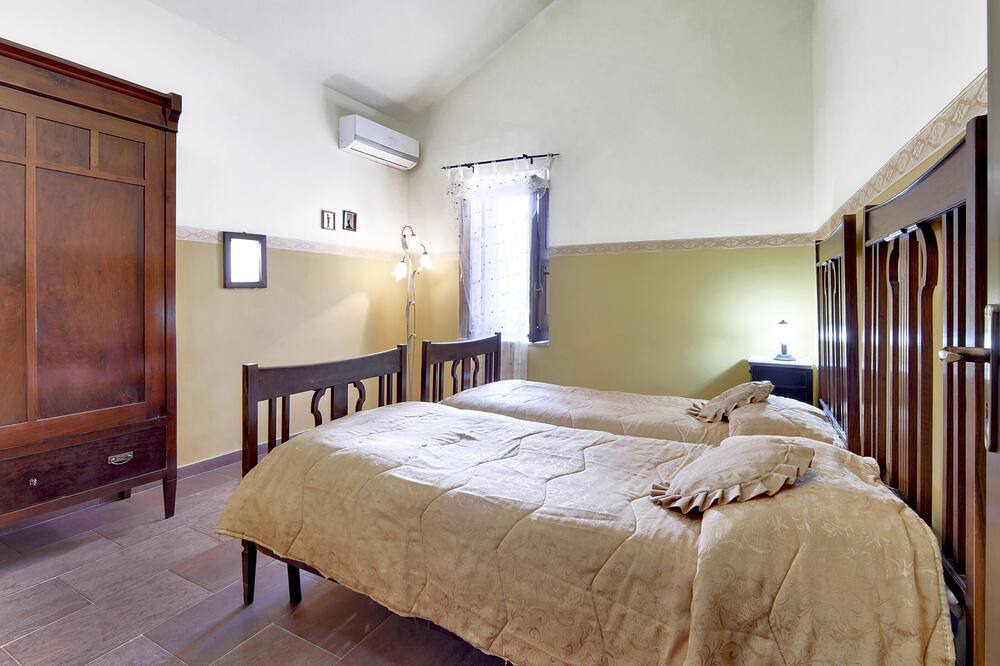 Photo of Bedroom in Mitogio