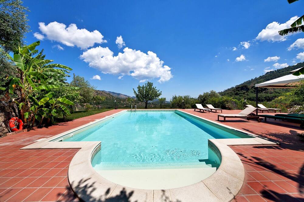 Photo of Outdoor in Mitogio