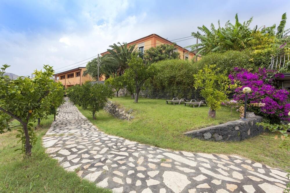 Photo of Outdoor in Mitogio