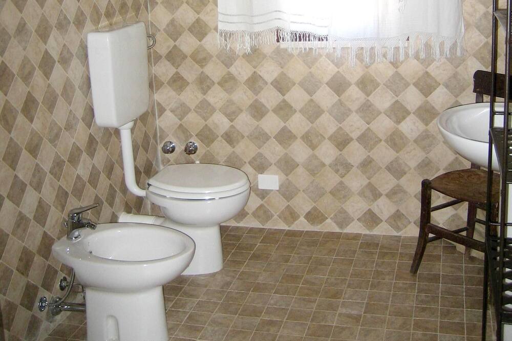 Photo of Bathroom in Paceco