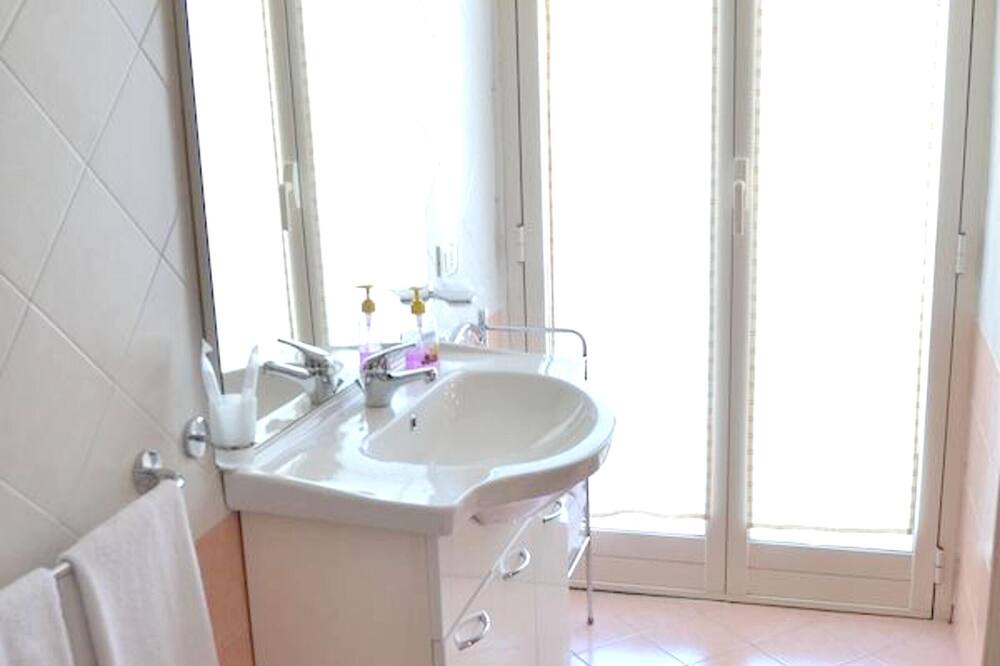 Photo of Bathroom in Nicolosi