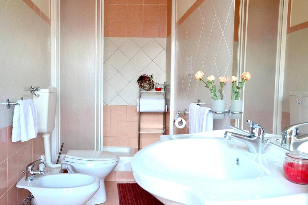 Photo of Bathroom in Nicolosi